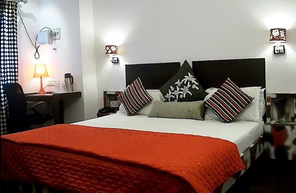 Itsy Hotels Banana Boutique فاراناسي المظهر الخارجي الصورة