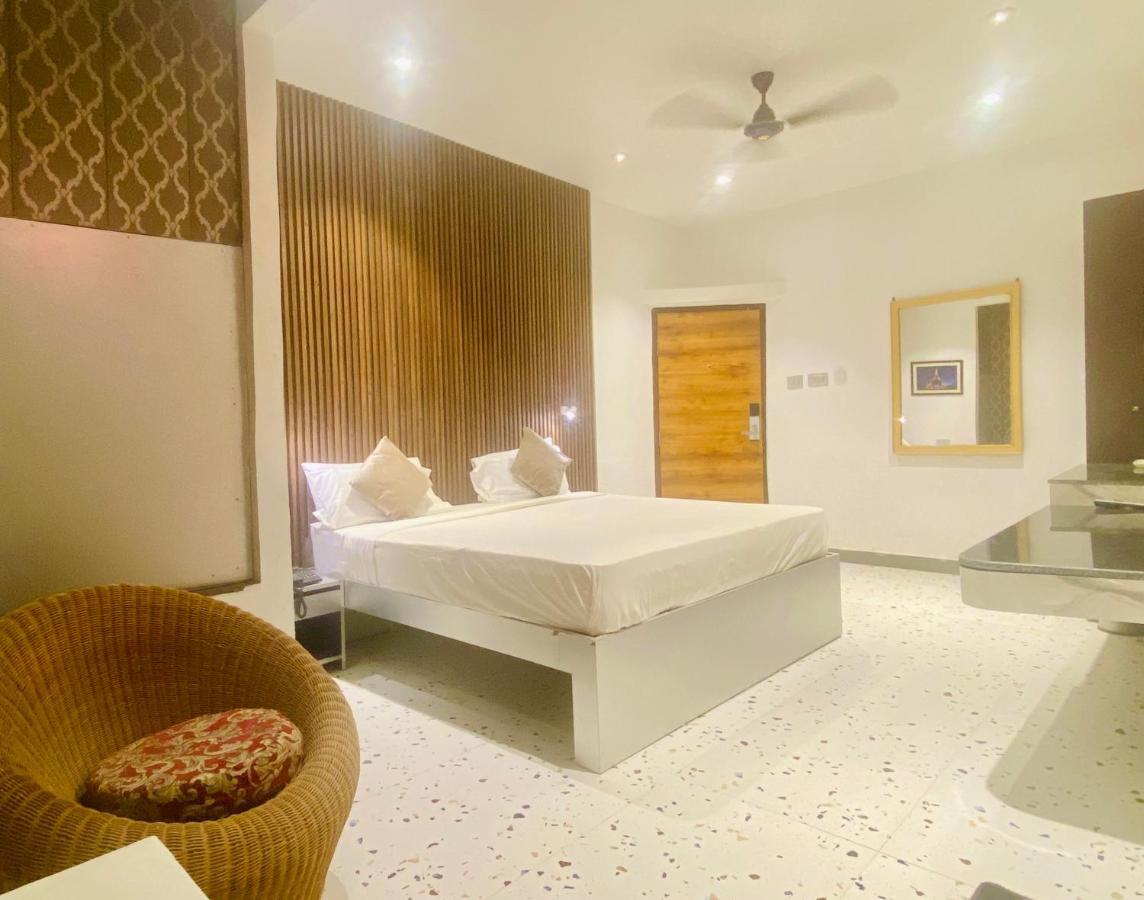 Itsy Hotels Banana Boutique فاراناسي المظهر الخارجي الصورة